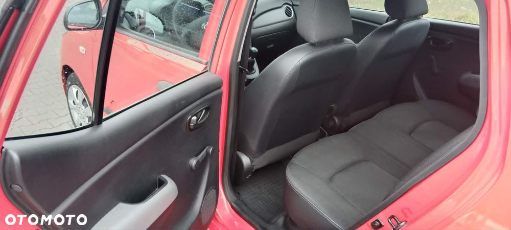 Hyundai i10 1.1 Base - 22