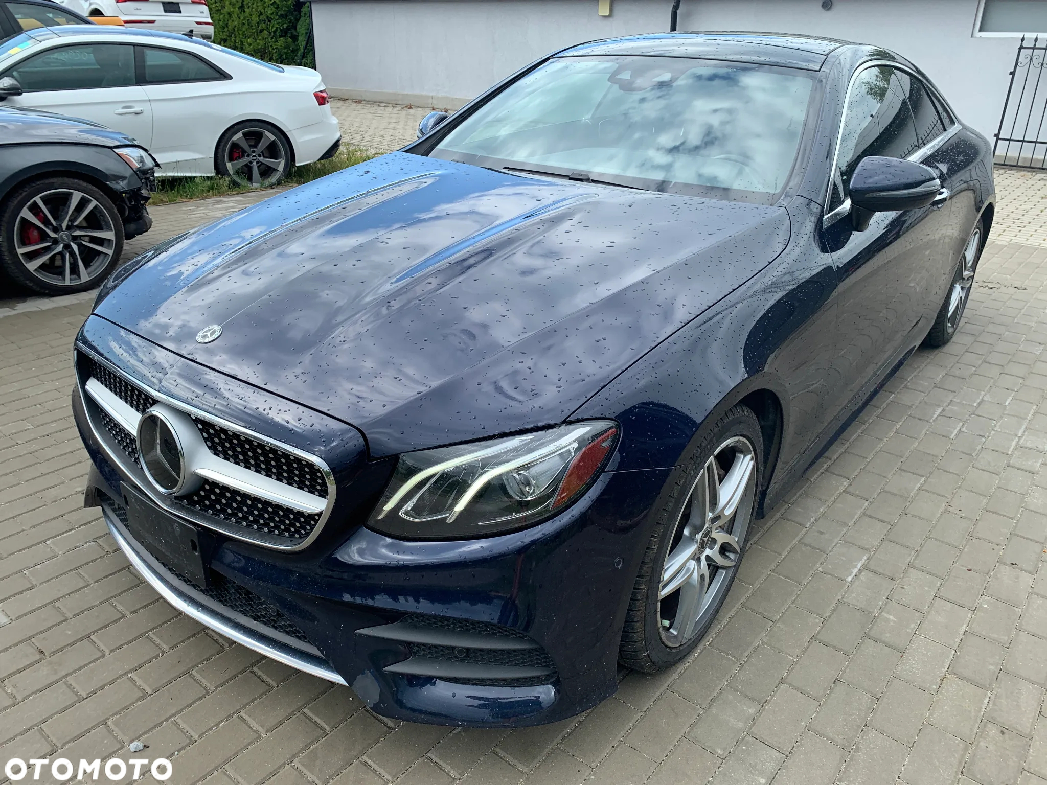 Mercedes-Benz Klasa E 400 4Matic Coupe 9G-TRONIC AMG Line - 3