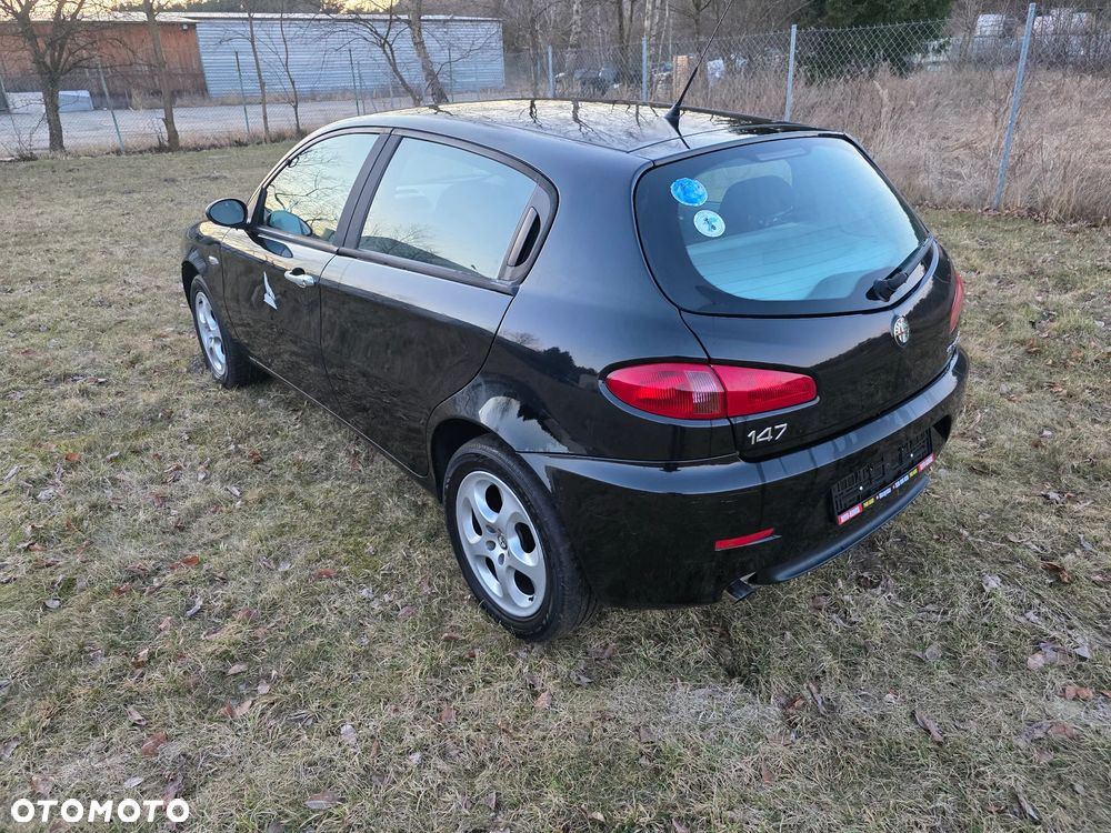 Alfa Romeo 147 1.6 Twin Spark 16V Moving - 4