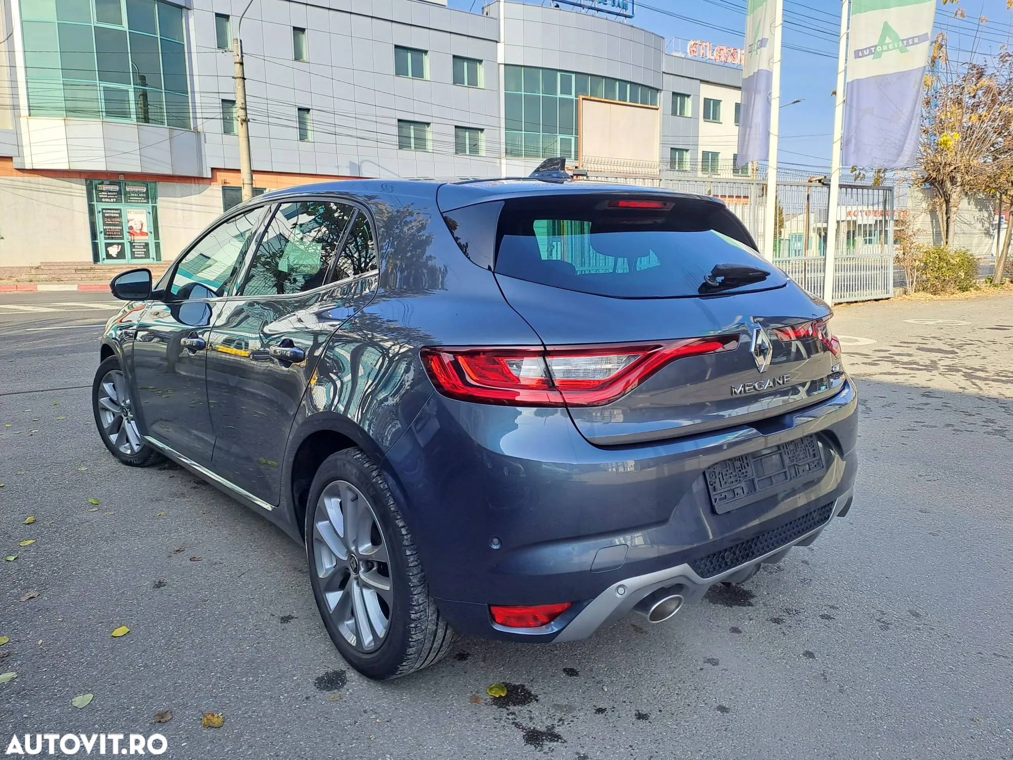 Renault Megane TCe 160 GPF GT LINE - 4