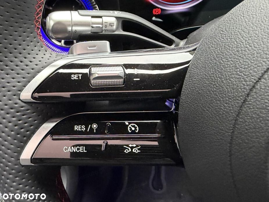 Mercedes-Benz GLB 250+ EQ Night Edition - 8