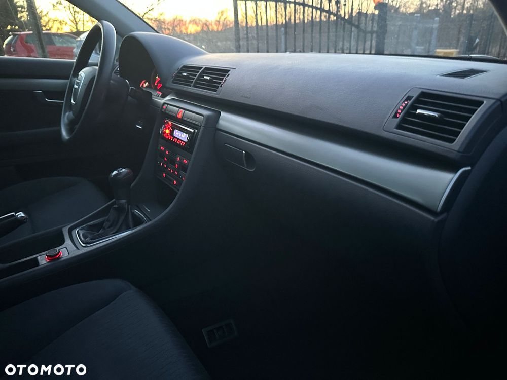 Audi A4 Avant - 16