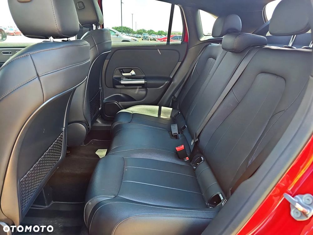 Mercedes-Benz GLA 250 4-Matic - 9