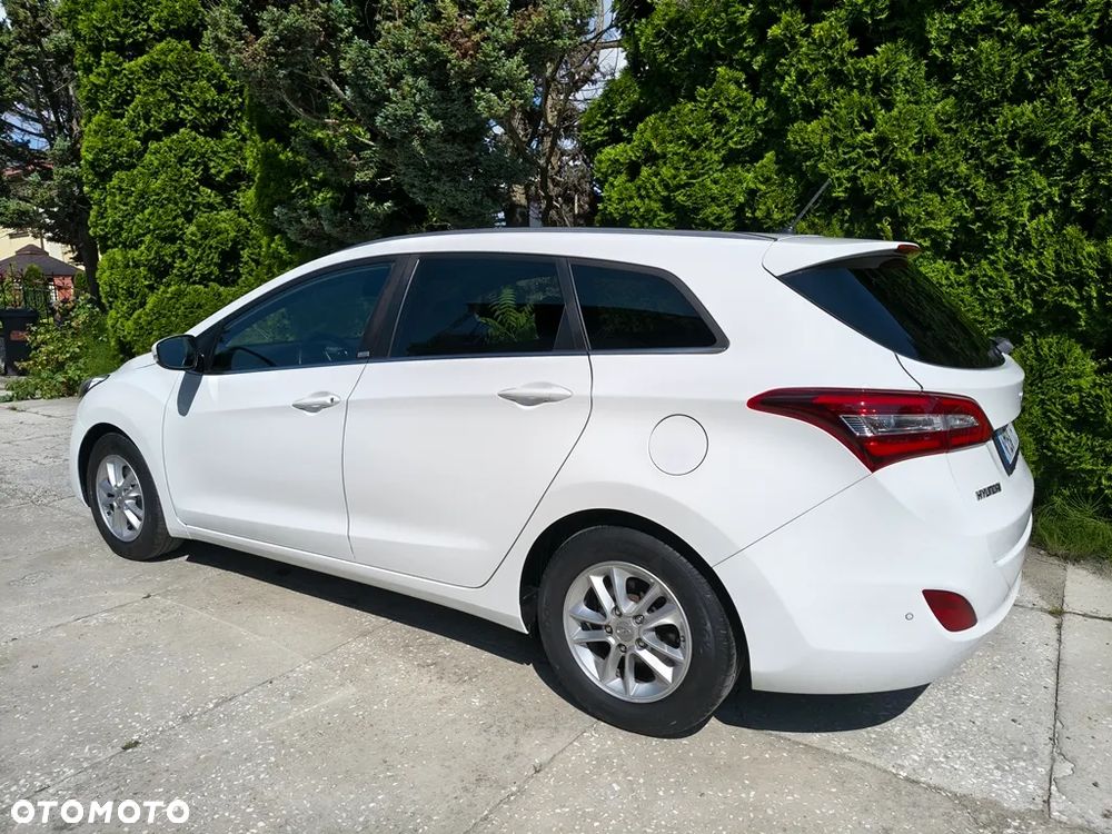 Hyundai i30 blue Kombi 1.4 Passion - 4