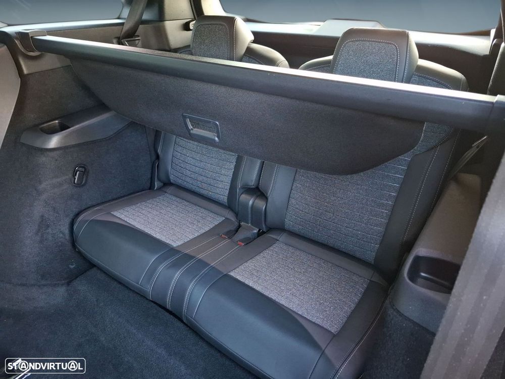 Peugeot 5008 1.2 Hybrid Allure e-DCS6 - 12