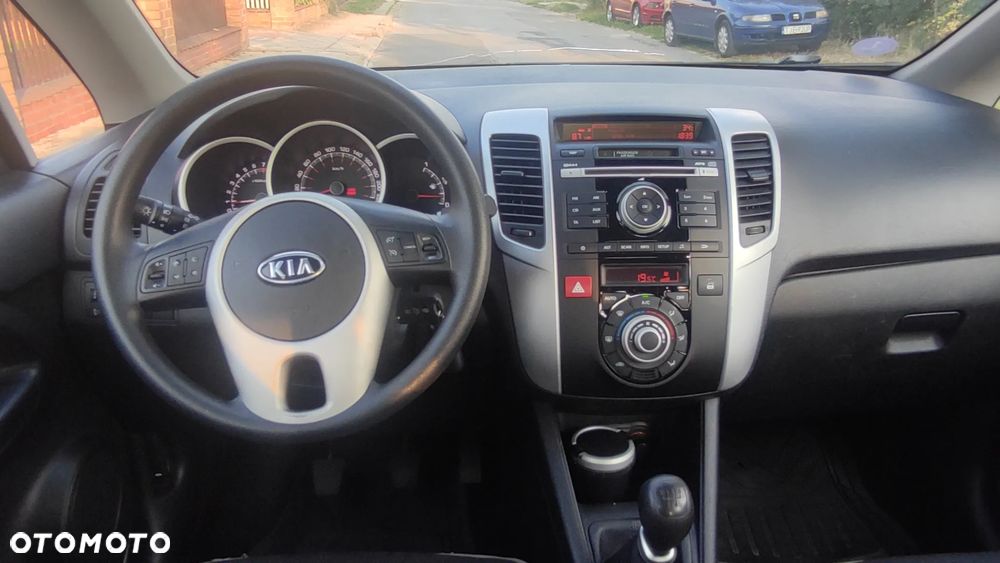 Kia Venga - 15