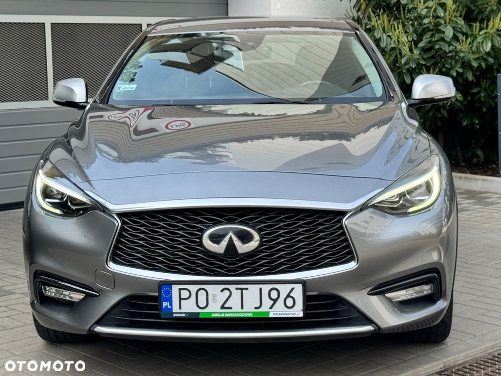 Infiniti Q30 1.5d Premium - 2