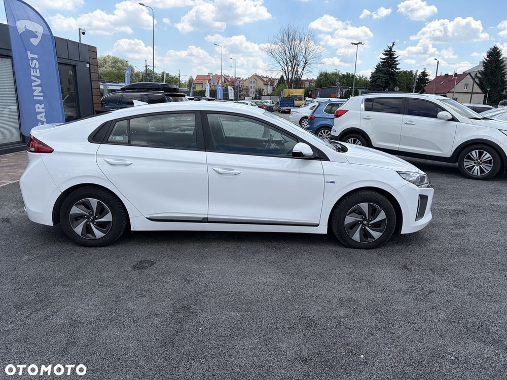 Hyundai IONIQ - 4
