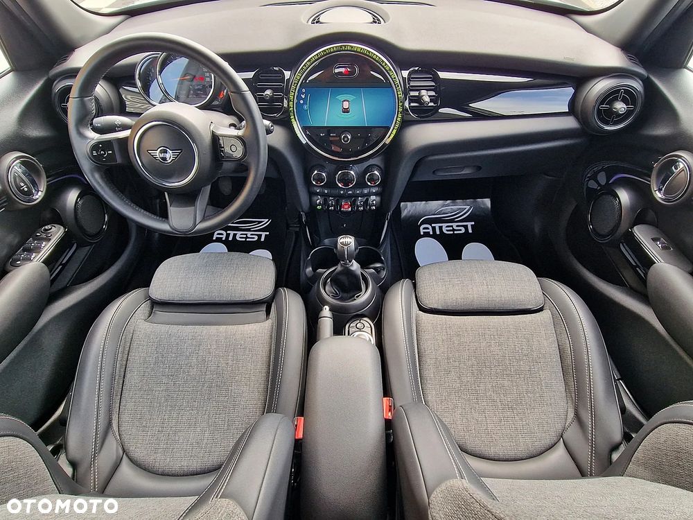 MINI Cooper Essential Trim - 9