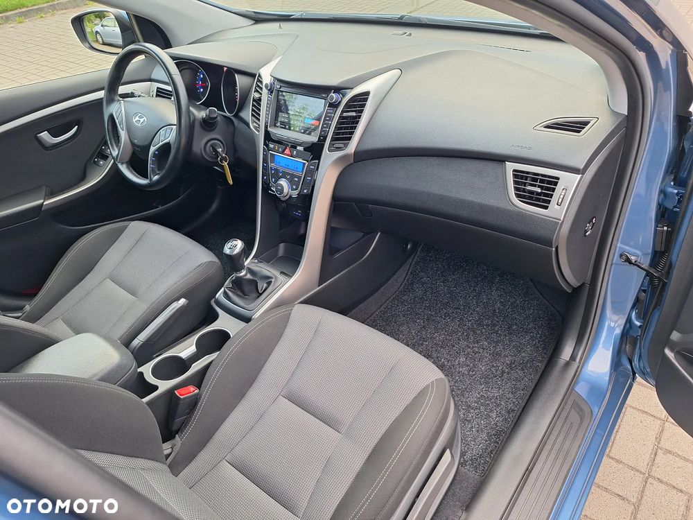 Hyundai i30 blue 1.6 GDI Trend - 11
