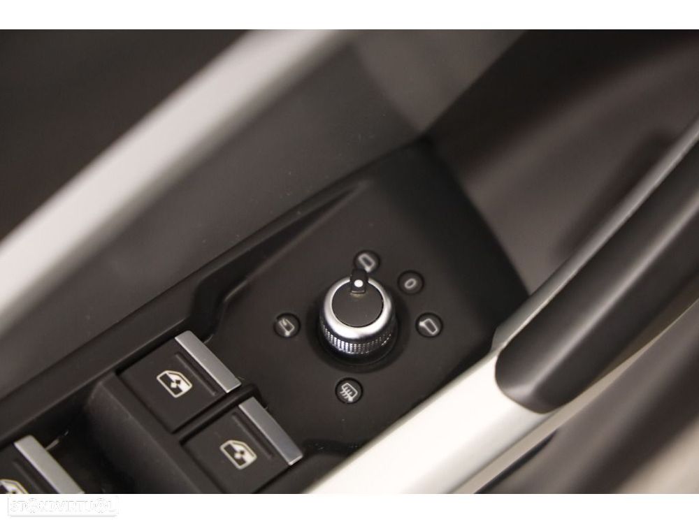 Audi Q3 45 TFSIe S tronic - 37