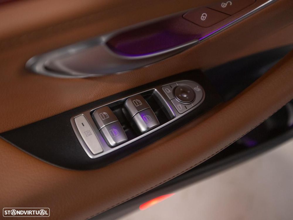 Mercedes-Benz E 300 T 9G-TRONIC AMG Line - 39