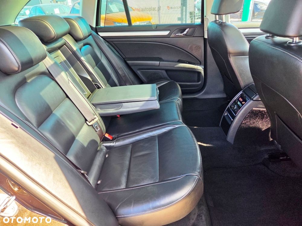 Skoda Superb 1.6 TDI Platinum DSG - 33