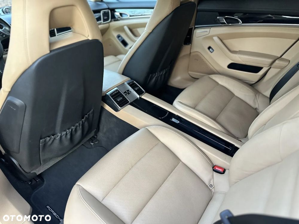 Porsche Panamera S PDK - 23