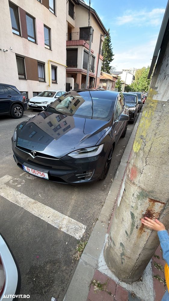 Tesla Model X - 1