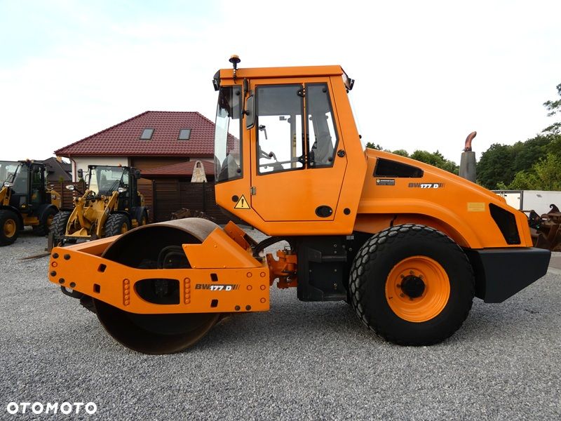 Bomag BW177D-4 / Walec Drogowy Guma - Stal / z Niemiec / 2600mtg / - 1