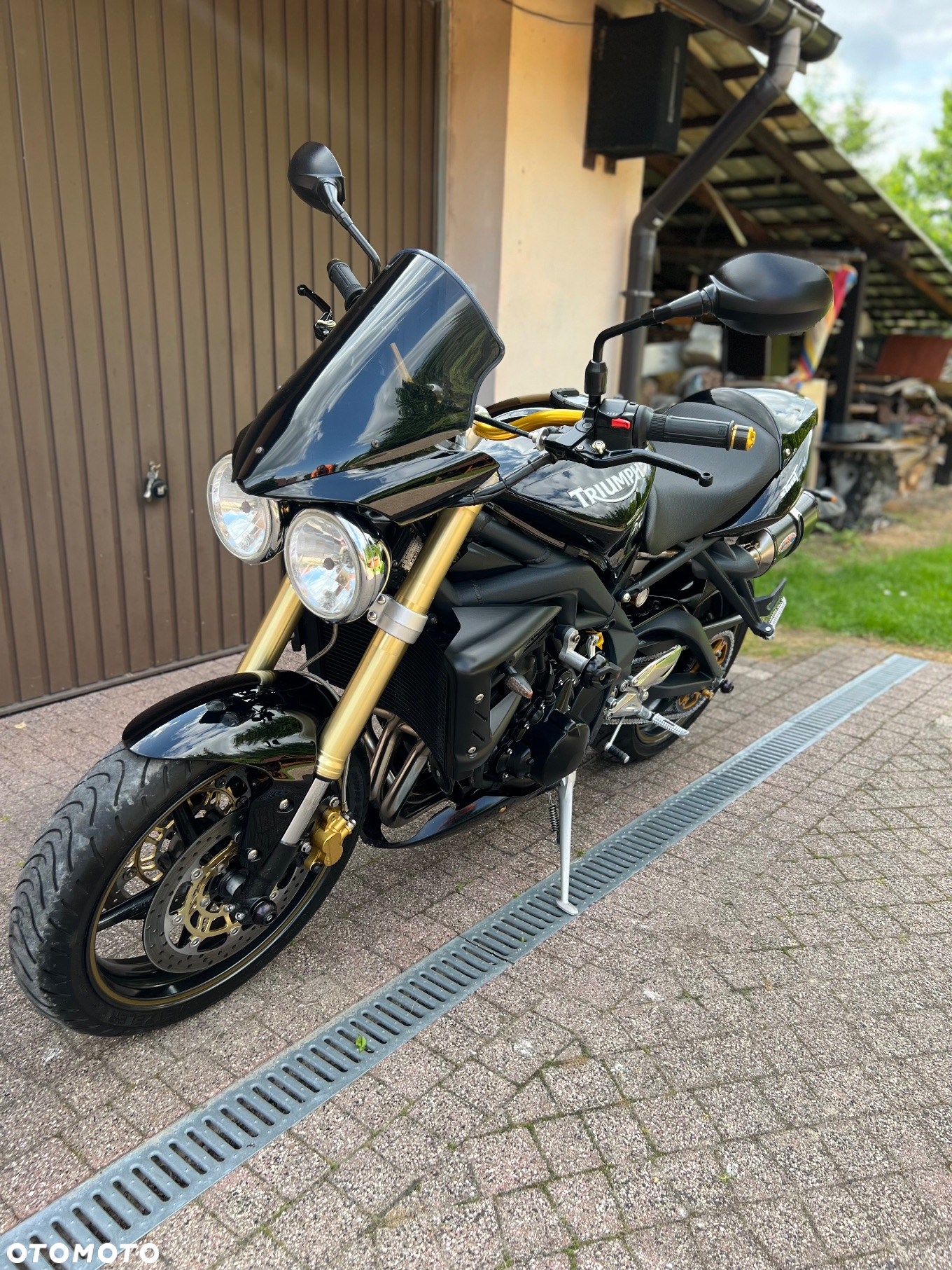 Triumph Street Triple - 4