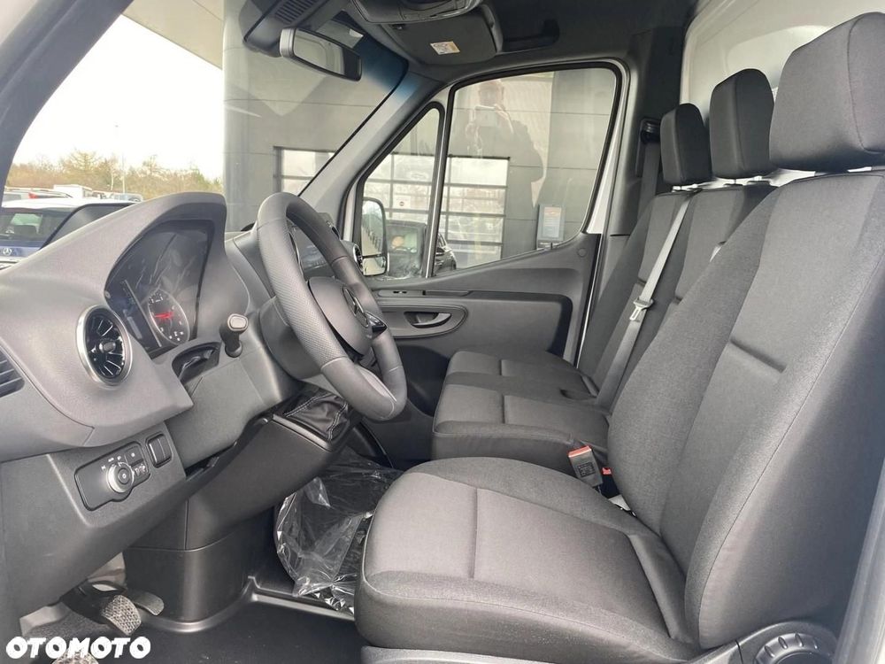 Mercedes-Benz Sprinter - 9