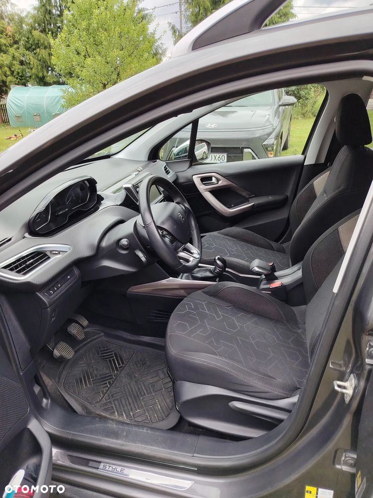 Peugeot 2008 1.2 Pure Tech Style S&S - 8