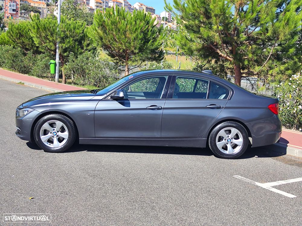 BMW 320 d EfficientDynamics Line Sport - 12