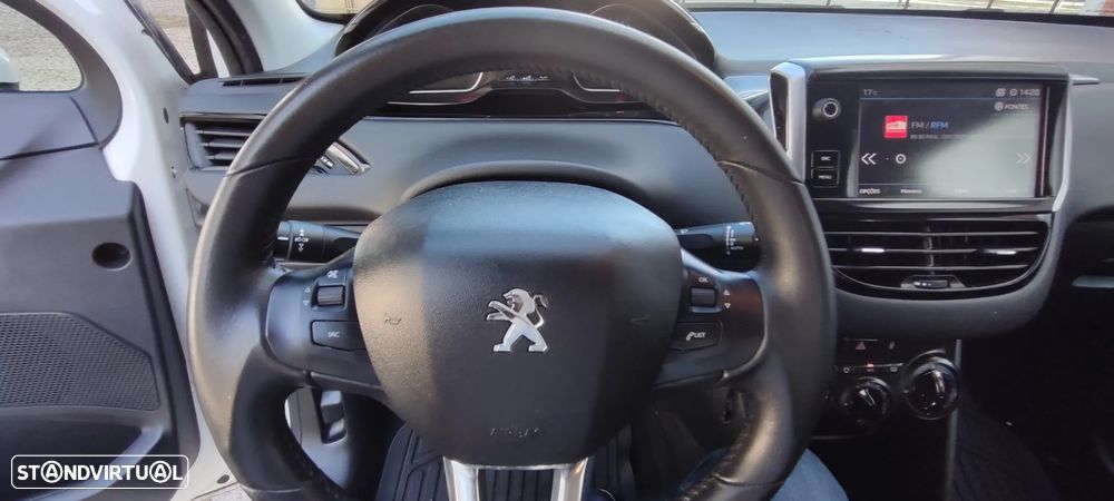 Peugeot 208 1.2 PureTech Signature - 10