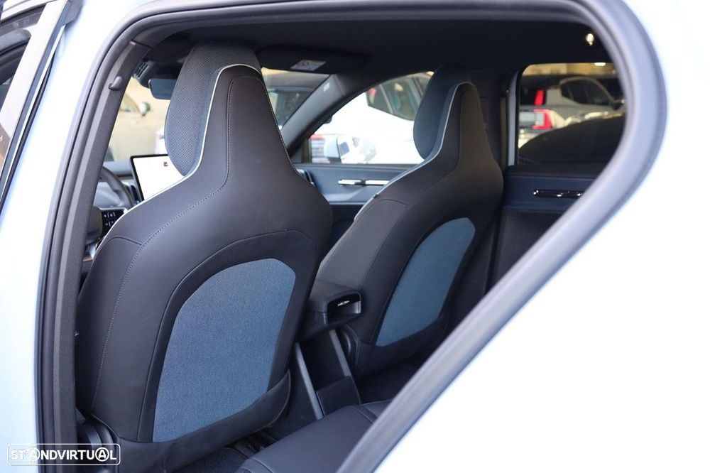 Volvo EX30 69 kWh Single Motor Extended Range Core - 13