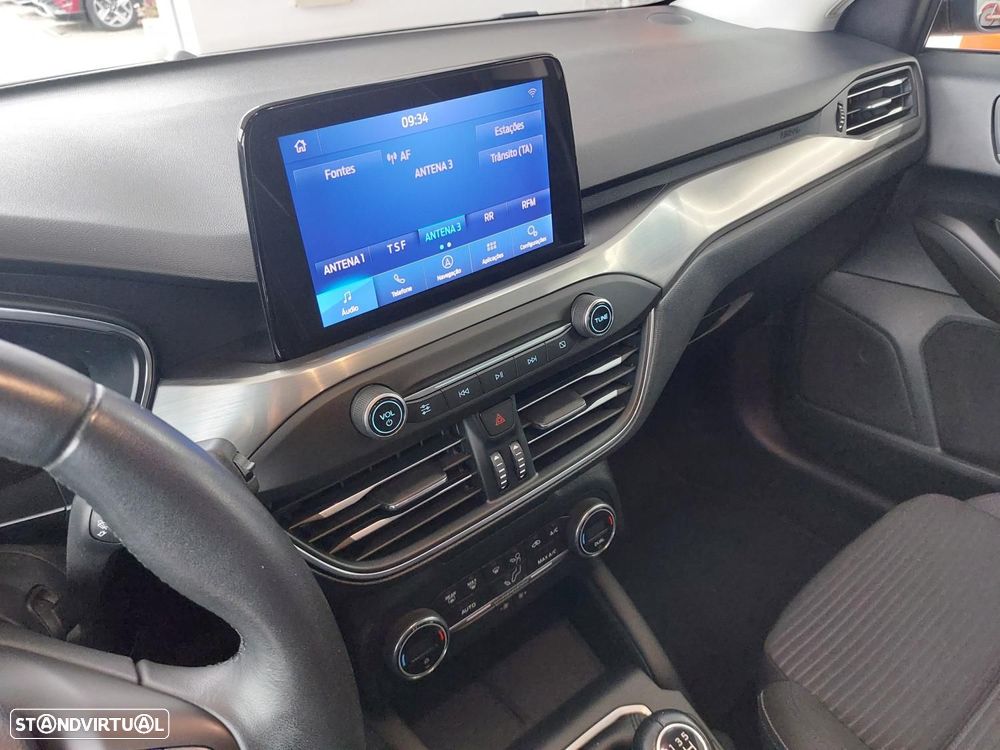 Ford Focus SW 1.5 TDCi EcoBlue Titanium - 19