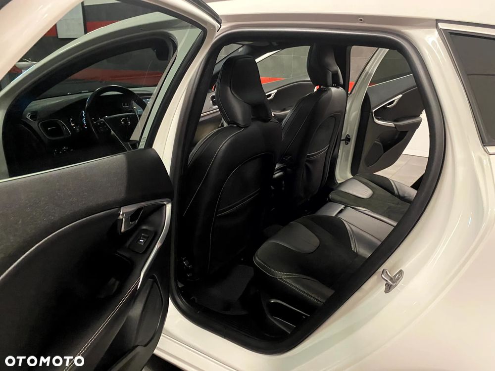 Volvo V40 D3 Drive-E R-Design Momentum - 21