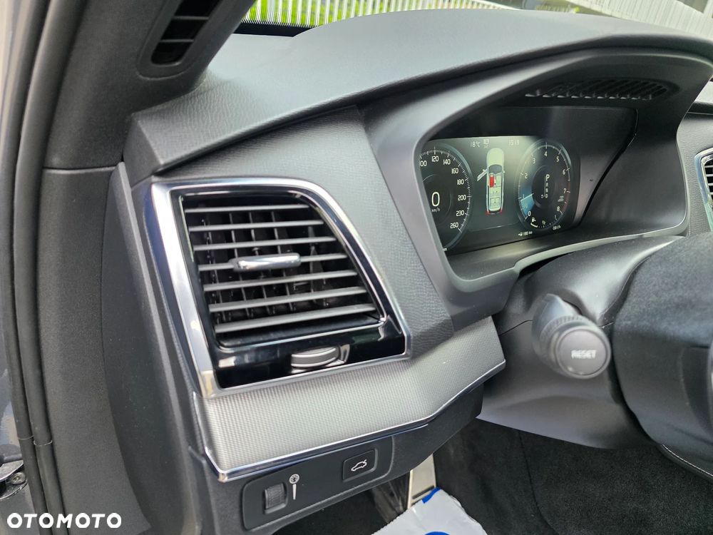 Volvo XC 90 T6 AWD Geartronic RDesign - 7