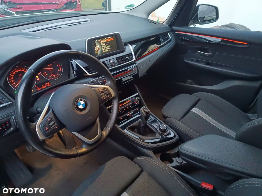 BMW Seria 2 218d Sport Line - 13