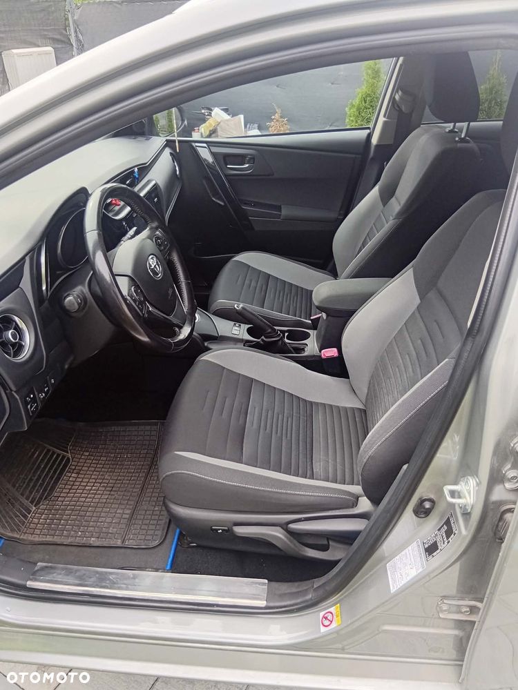 Toyota Auris - 5