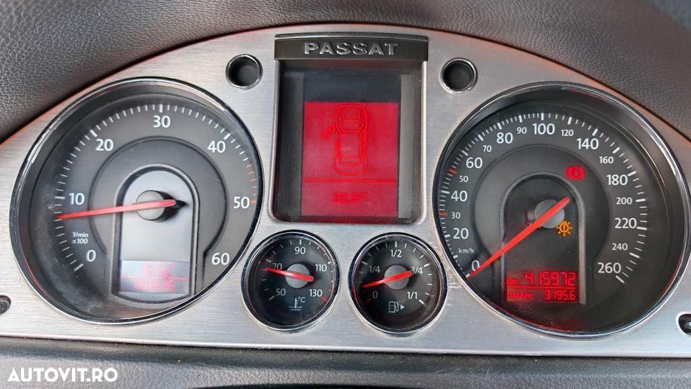 Volkswagen Passat 1.9 TDI DPF Highline - 23