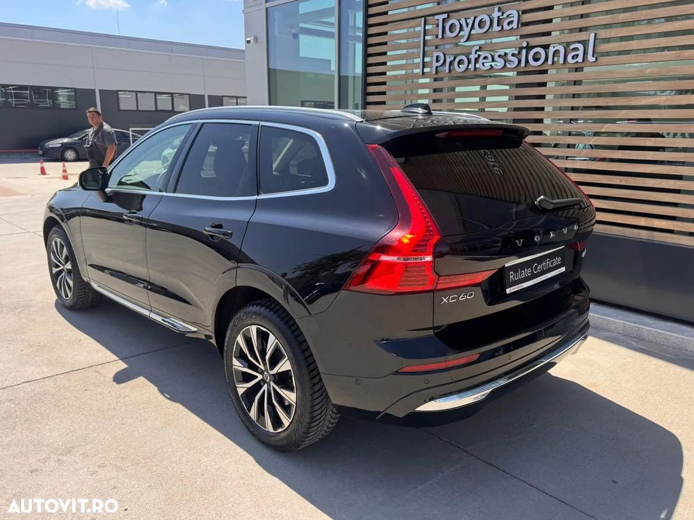 Volvo XC 60 B5 AT AWD MHEV Plus Dark - 6