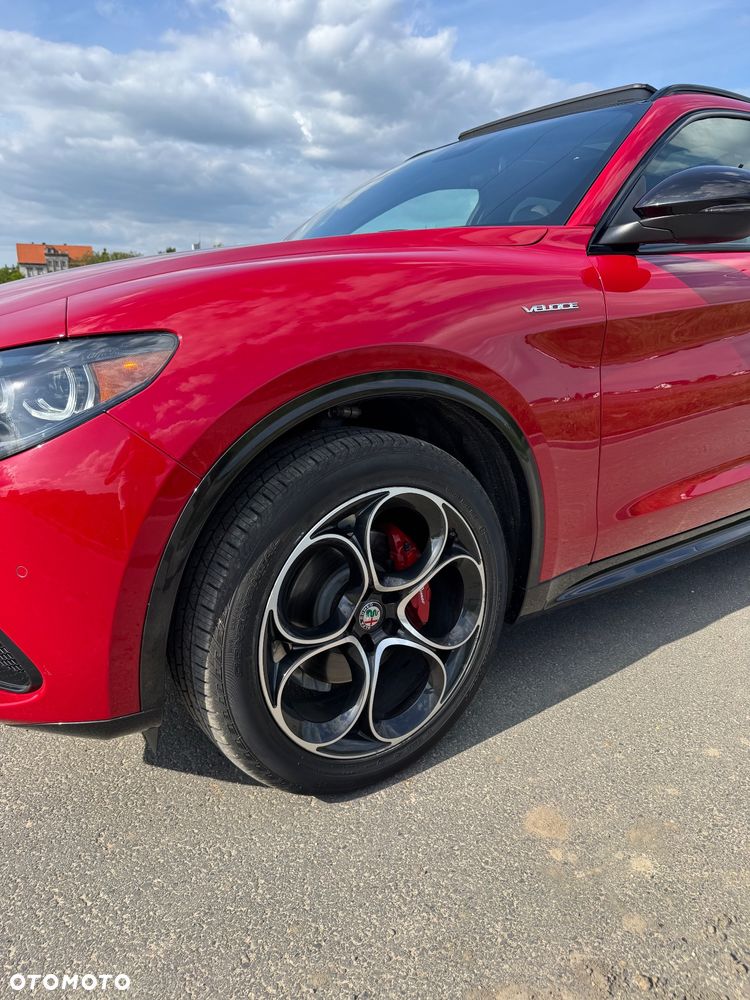 Alfa Romeo Stelvio 2.0 Turbo 16V AT8-Q4 Veloce Ti - 17