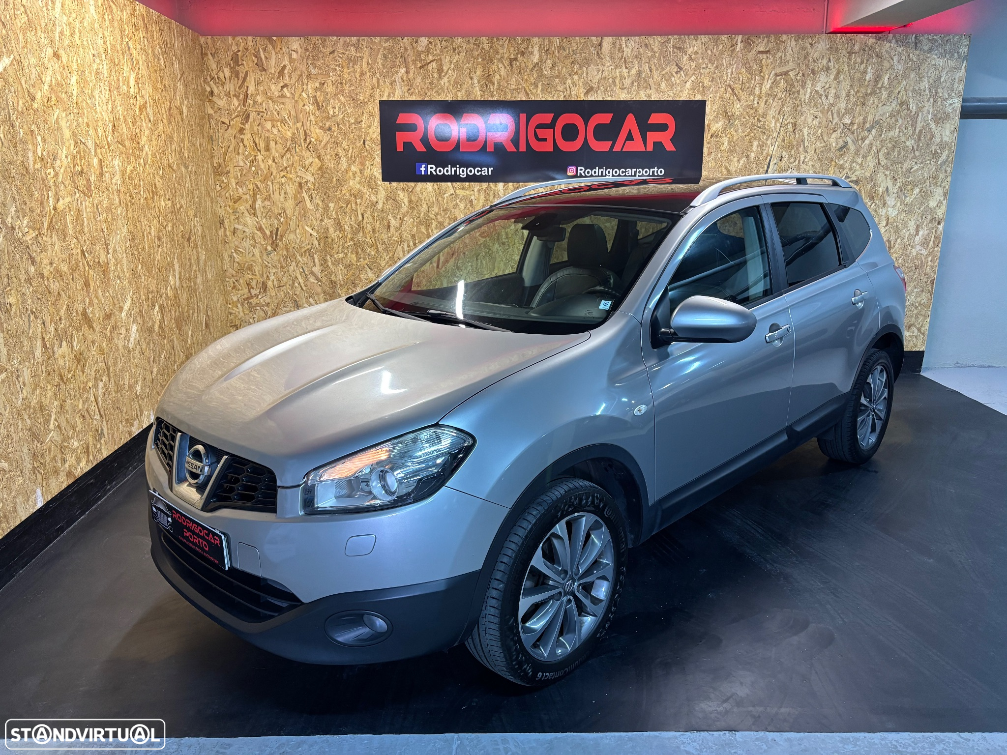 Nissan Qashqai +2 1.5 dCi Tekna Pele Preto +Navi - 2