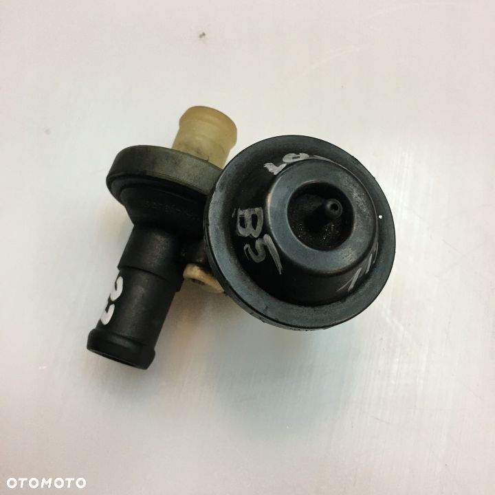 ZAWÓR OGRZEWANIA VW PASSAT B5 1.9 TDI 04A819809 - 2