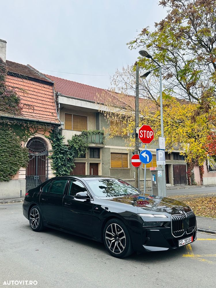 BMW Seria 7 740d xDrive MHEV - 35