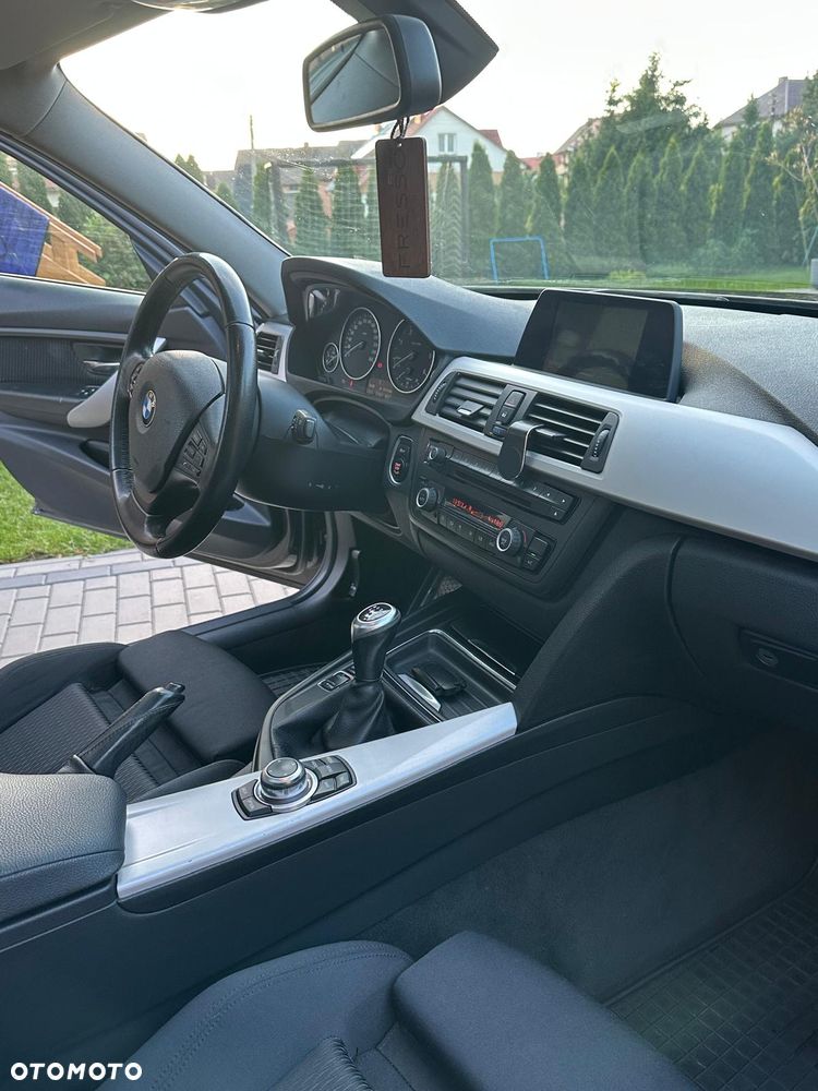 BMW Seria 3 318d - 6