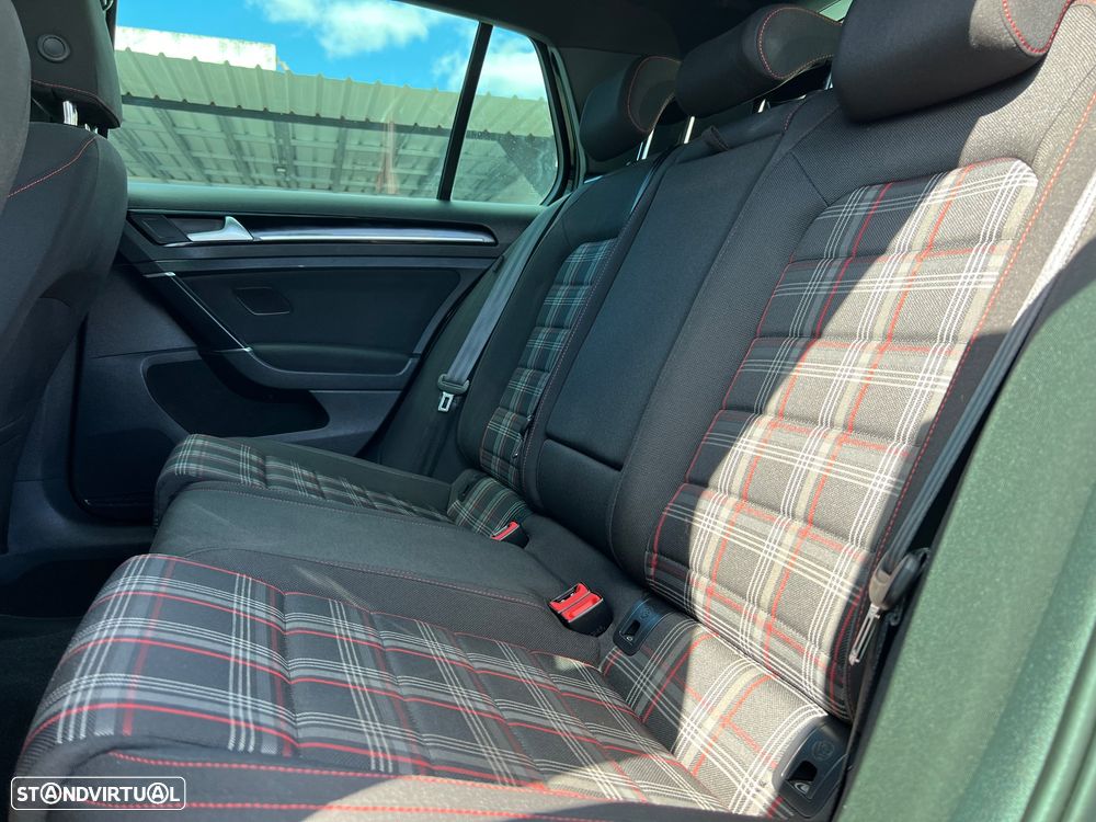 VW Golf 2.0 TSi GTi DSG - 10
