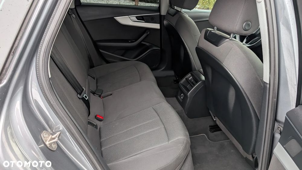 Audi A4 Avant 2.0 TDI ultra S tronic - 6