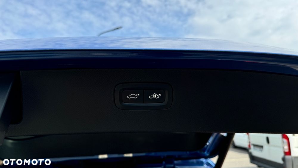 Volvo XC 90 T8 AWD Plug-In Hybrid R-Design 7os - 37