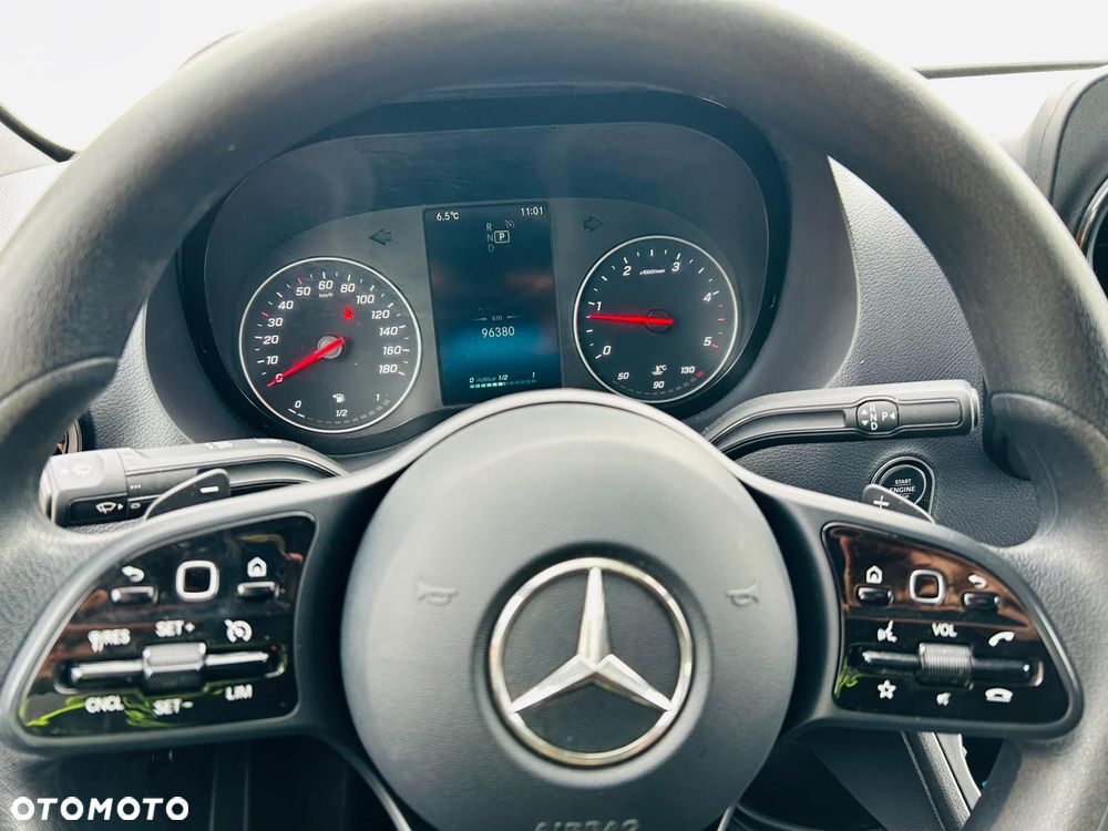 Mercedes-Benz Sprinter - 18