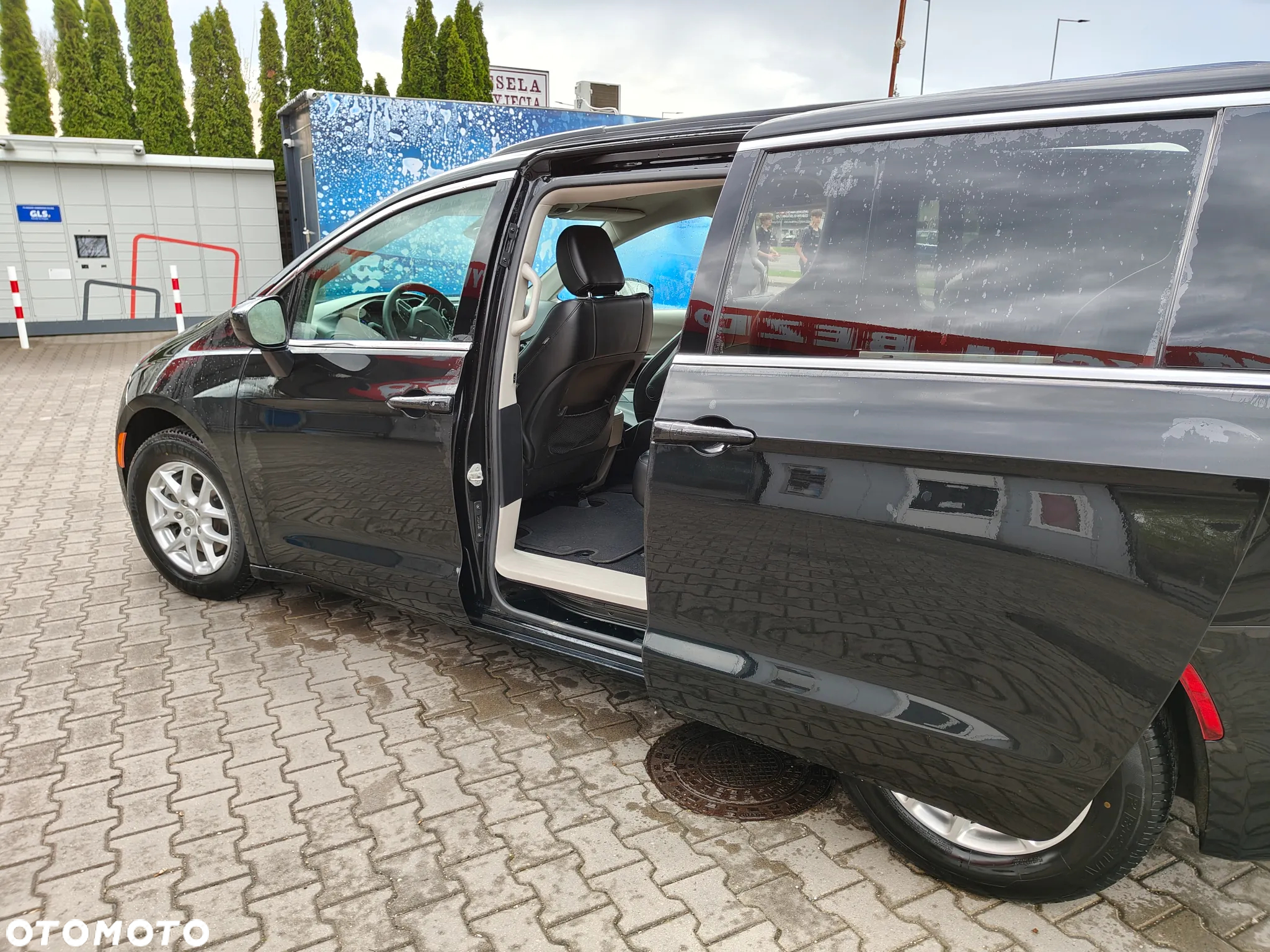 Chrysler Pacifica - 19