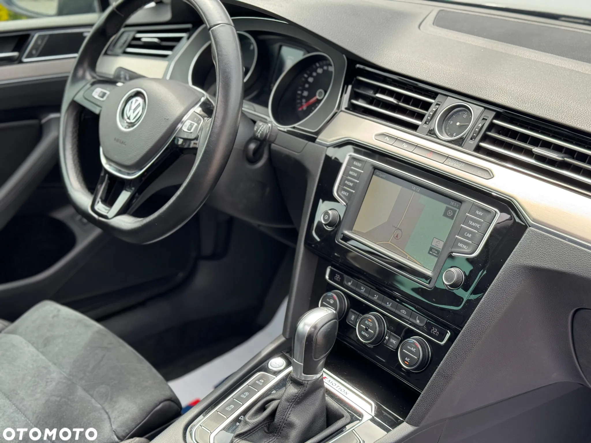 Volkswagen Passat 2.0 TDI 4Mot R-Line Edition DSG - 20