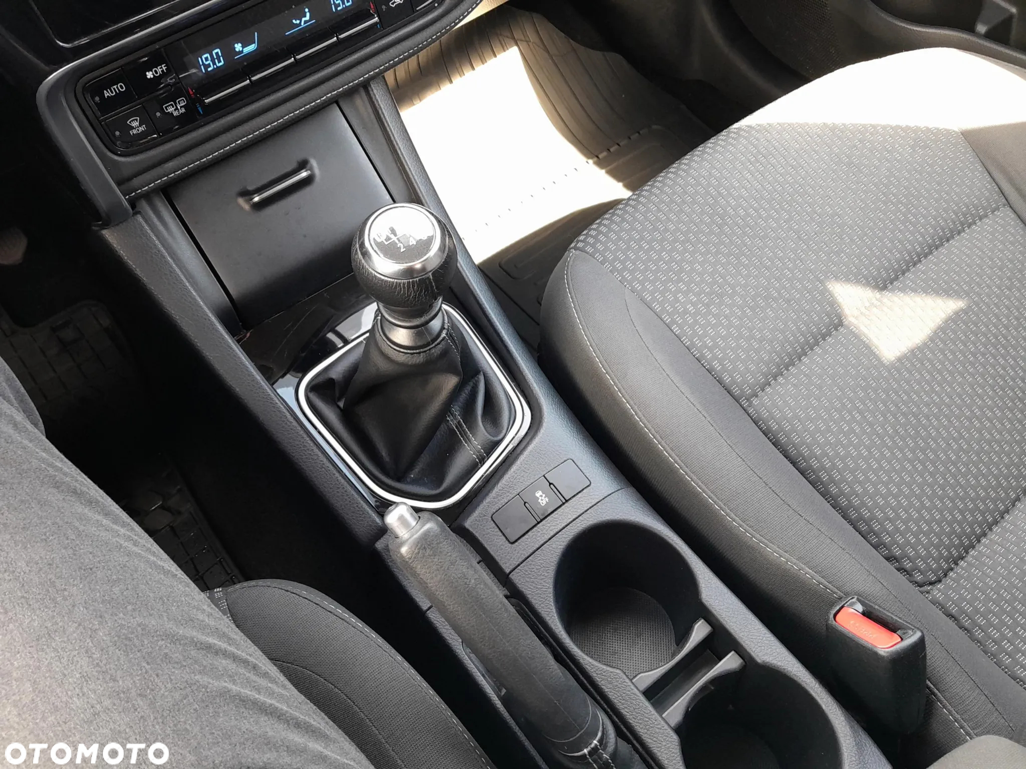 Toyota Corolla 1.6 Premium - 15