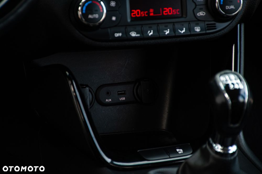 Kia Ceed 1.6 GDI Vision - 32