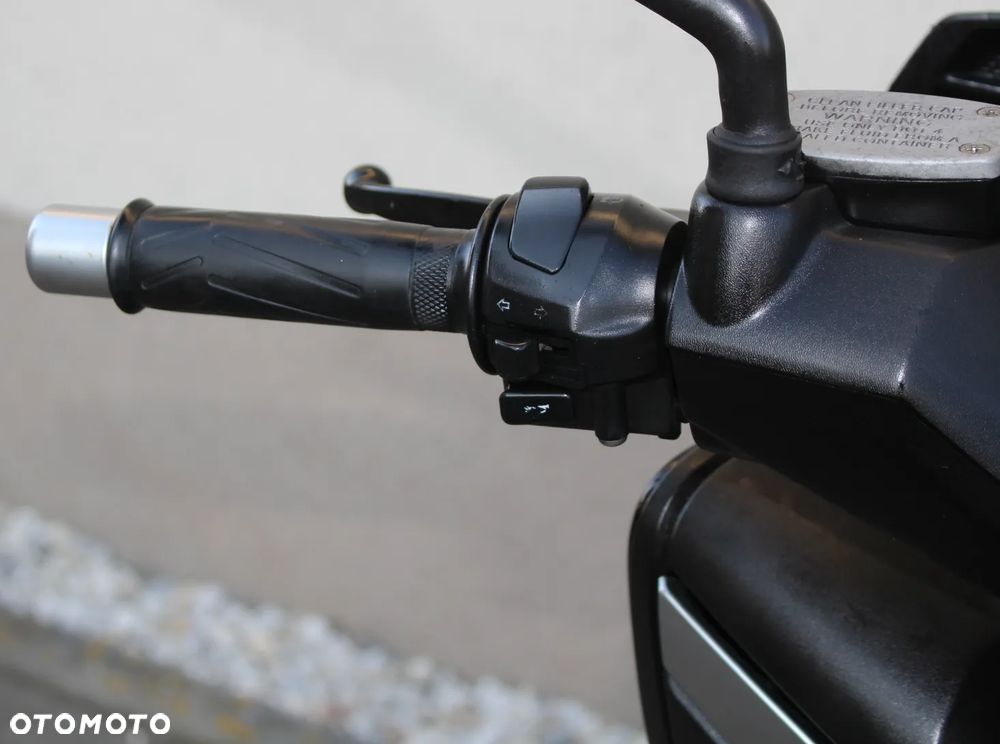 Yamaha X-max - 28