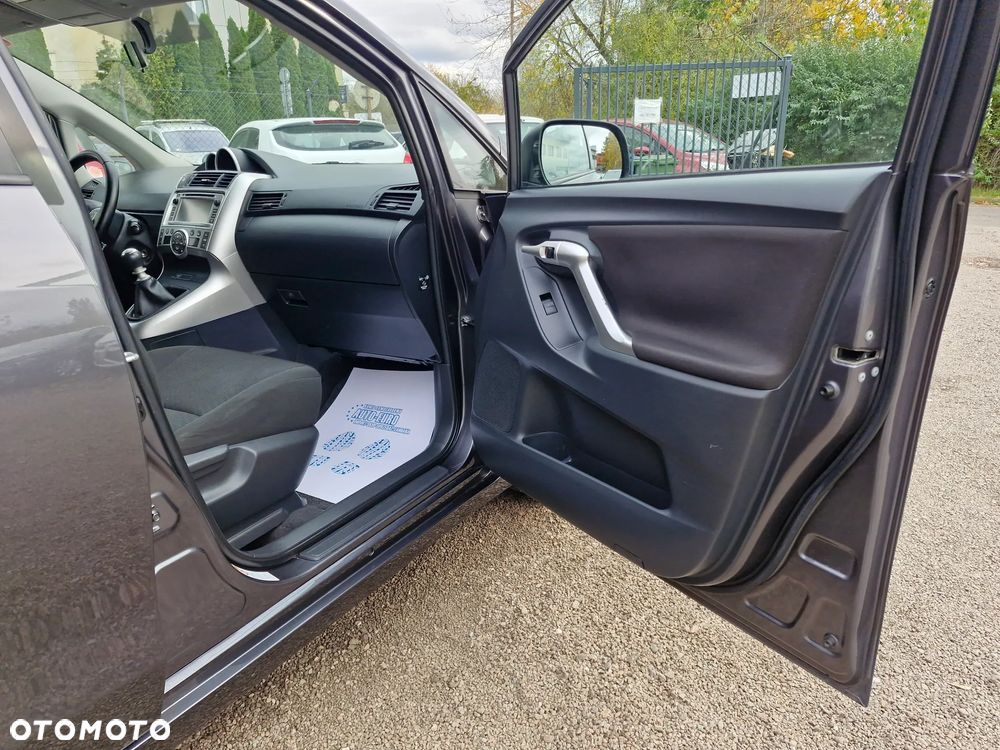 Toyota Verso 09-13 - 15