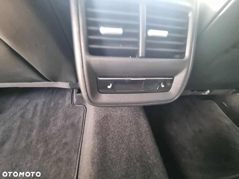 Volkswagen Passat Variant 1.5 TSI OPF DSG Business - 12