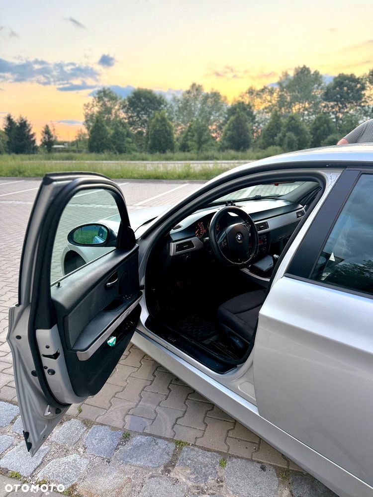 BMW Seria 3 320i - 7